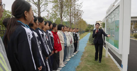 ��������δ�㡱֮�˷�վ��13�ڡ��ഺ�����У���ѧ���ɳ�